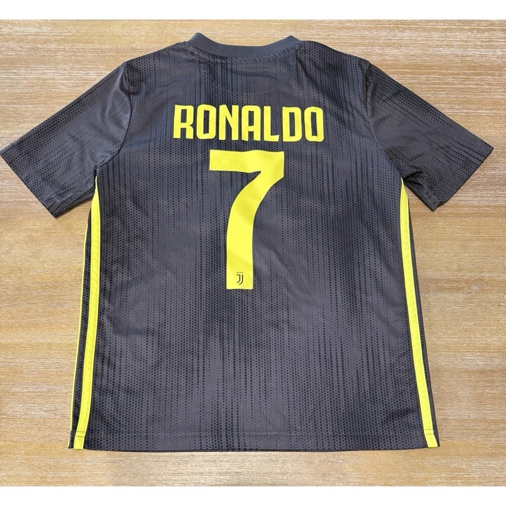 adidas Juventus FC #7 Ronaldo 2018-2019 Boys Size 26 Youth Medium